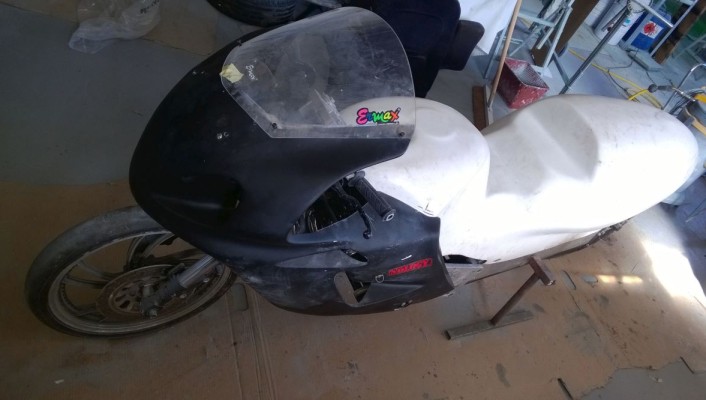 Modification de carenage de moto Dragster