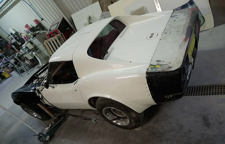 Corvette Stingray : pendant restauration