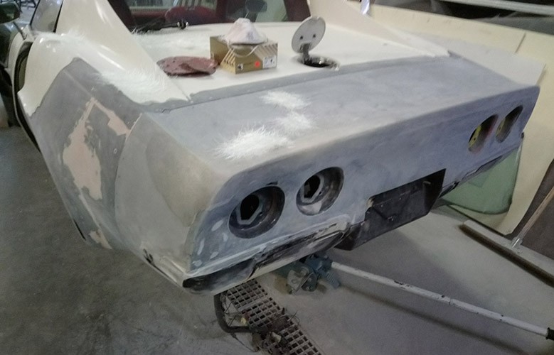 Corvette Stingray : pendant restauration